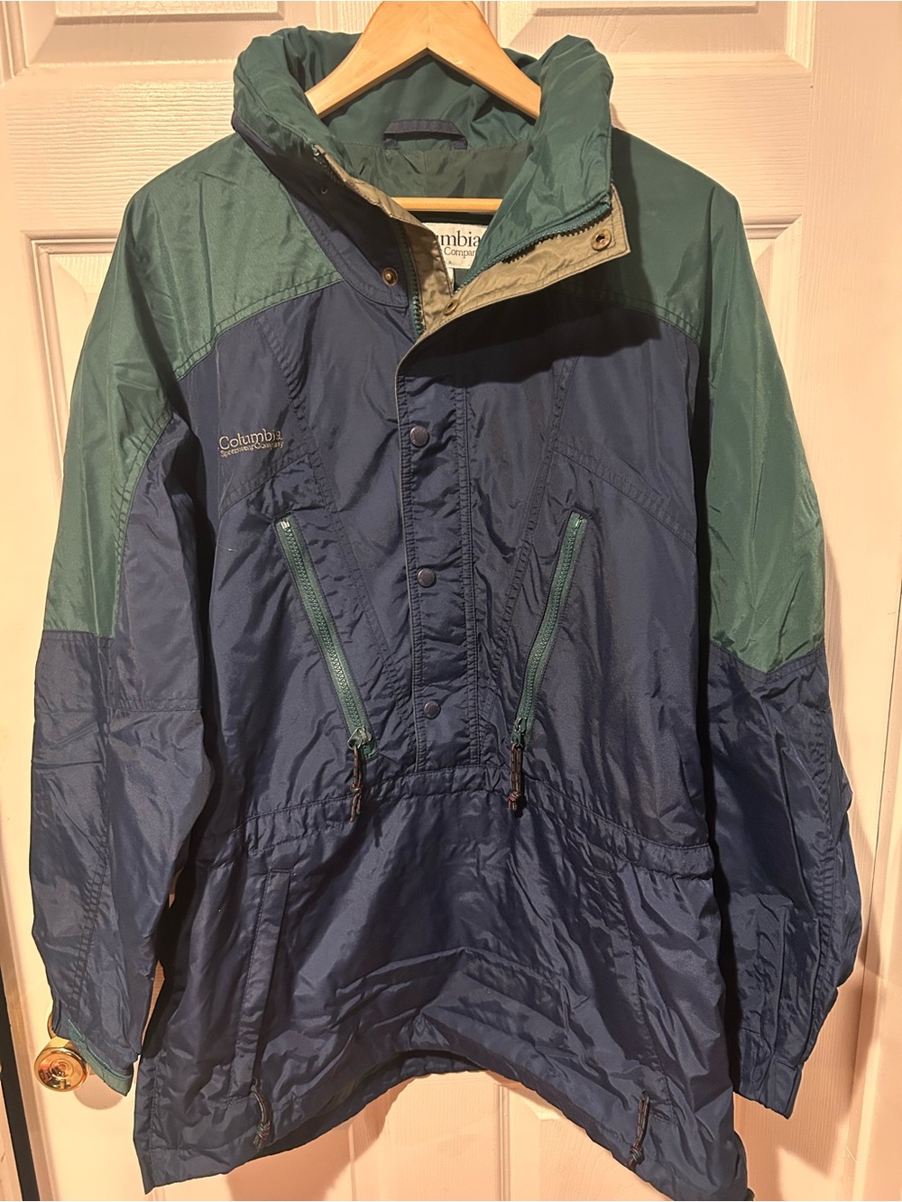 vintage Columbia Sportswear windbreaker